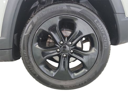 Used 2020 Jeep Compass Latitude image 32