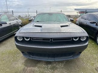 Used 2016 Dodge Challenger SXT video 2