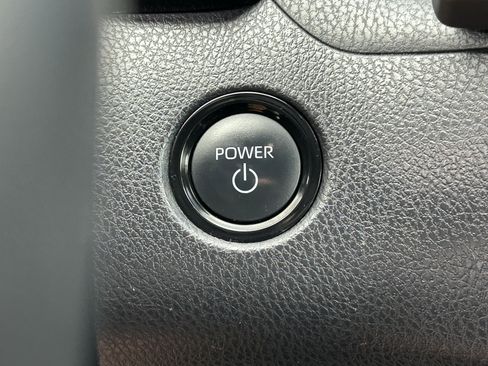 Used 2025 Toyota Camry SE FWD image 23