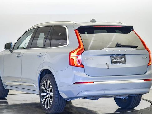 Certified 2025 Volvo XC90 B6 Plus image 2