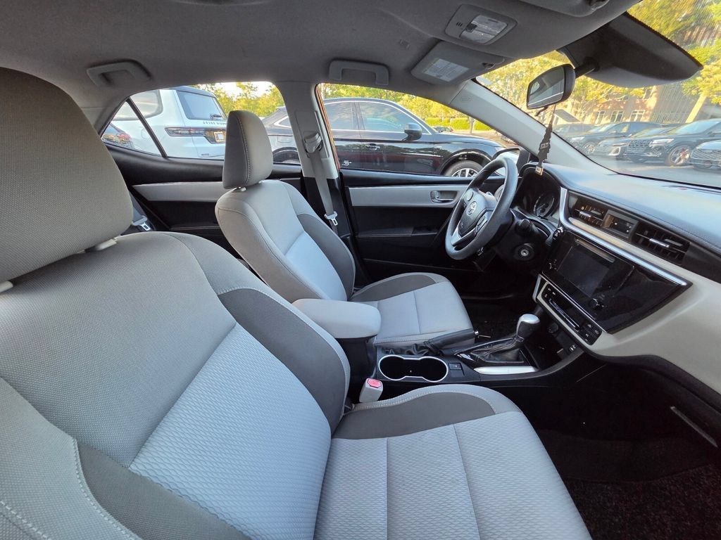 Used 2019 Toyota Corolla LE FWD image 11