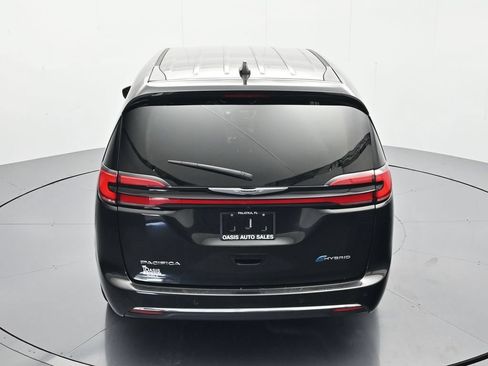 Used 2023 Chrysler Pacifica Touring-L FWD image 33