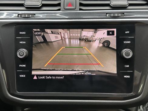 Used 2021 Volkswagen Tiguan S image 29