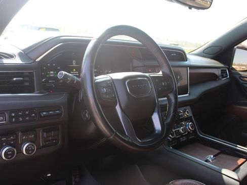 Used 2023 GMC Yukon Denali Ultimate w/ LPO, Floor Liner Package AWD/4WD image 26