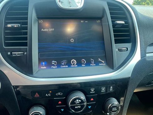 Used 2011 Chrysler 300 Limited RWD image 21