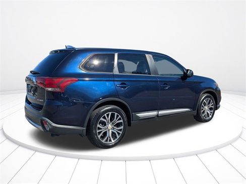 Used 2018 Mitsubishi Outlander ES image 7
