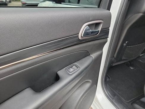 Used 2020 Jeep Grand Cherokee Limited X AWD/4WD image 16
