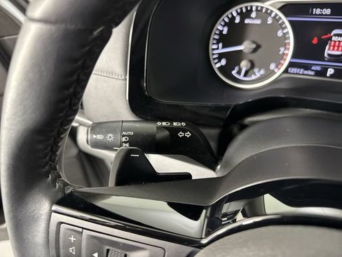 Used 2025 Nissan Pathfinder SL AWD/4WD image 16