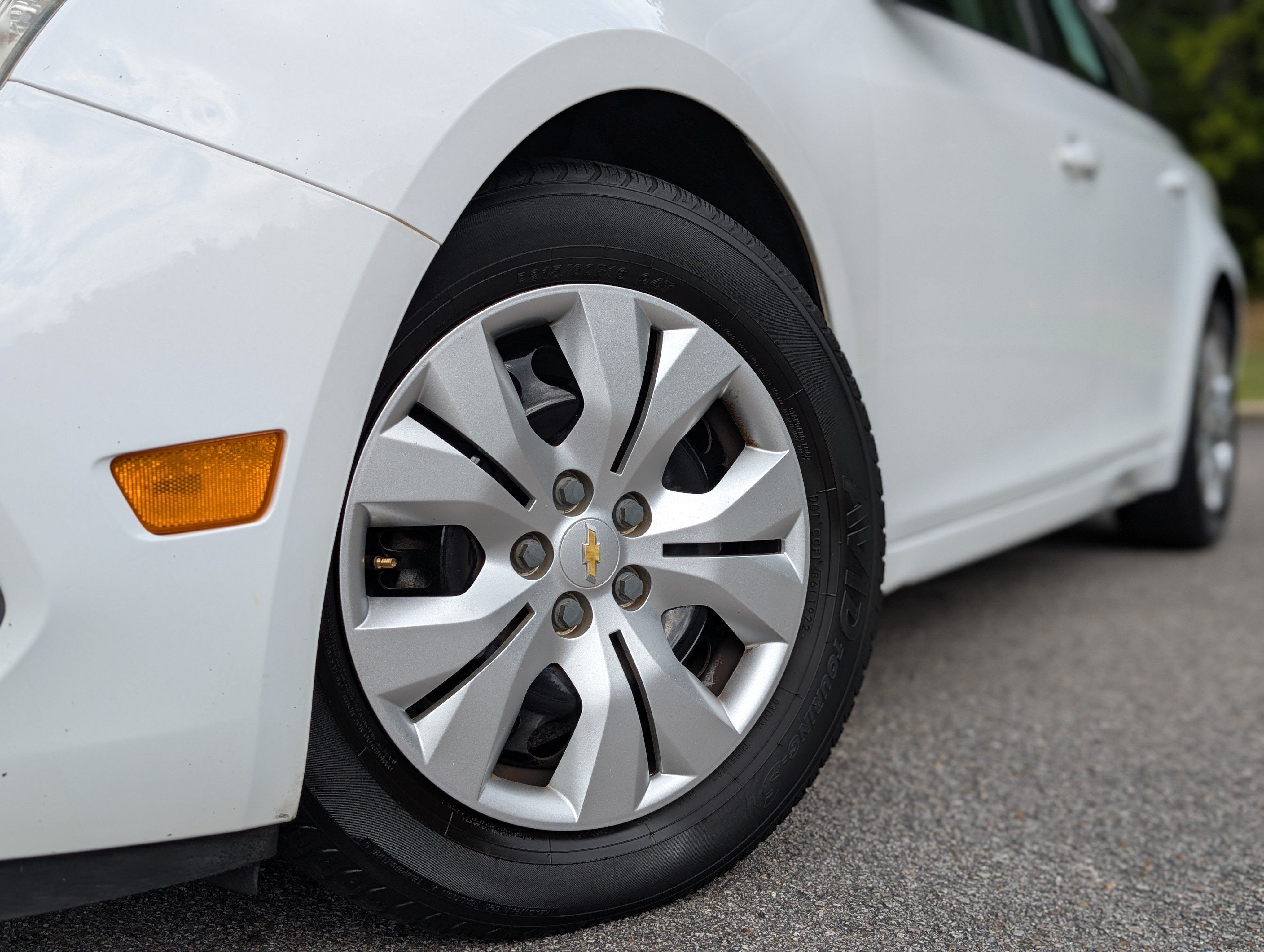 Used 2015 Chevrolet Cruze LS FWD image 29