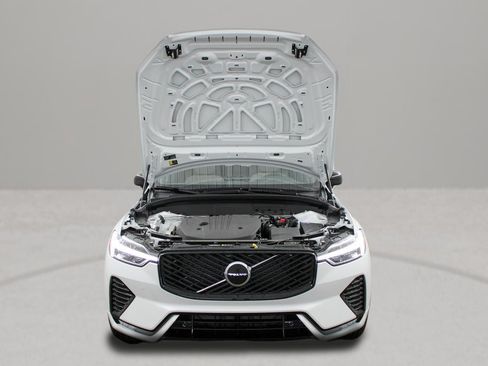 New 2026 Volvo XC60 B5 Core AWD/4WD image 44