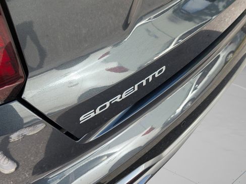 Used 2023 Kia Sorento S w/ Panoramic Sunroof Package FWD image 21