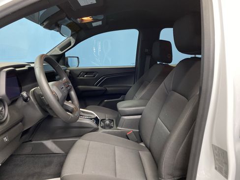 Used 2024 Chevrolet Colorado Trail Boss image 10