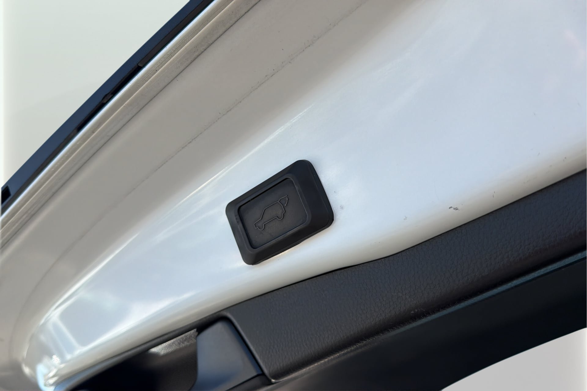 Used 2020 Toyota RAV4 Limited AWD/4WD image 34
