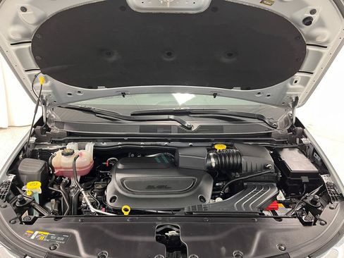 Used 2023 Chrysler Pacifica Touring-L AWD/4WD image 30