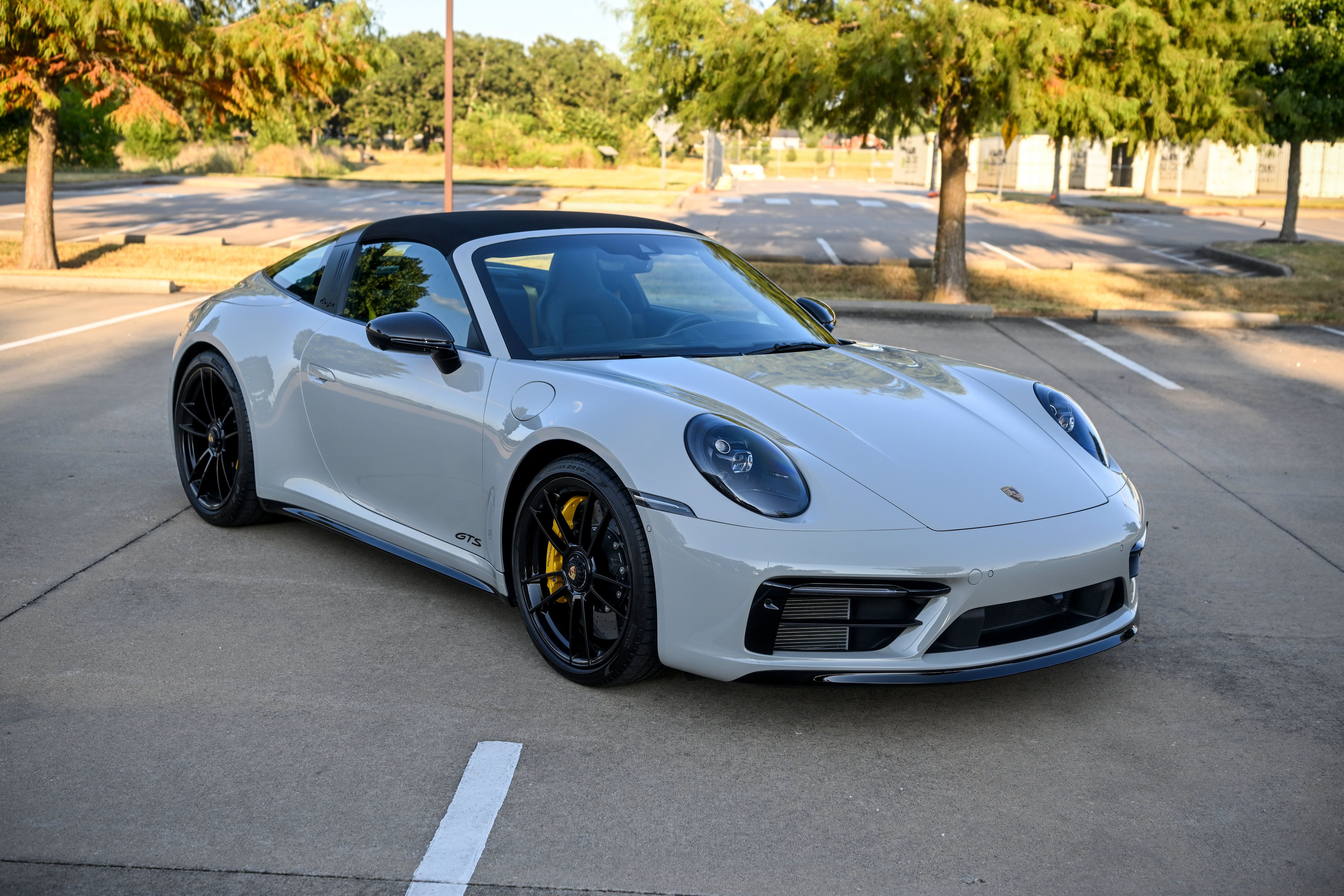 Used 2022 Porsche 911 AWD/4WD image 18