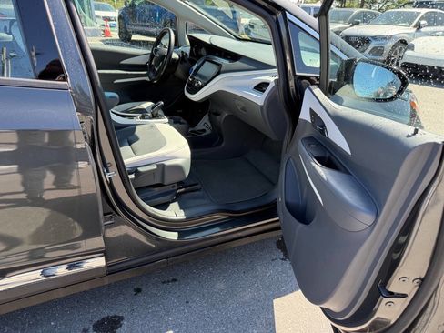 Used 2019 Chevrolet Bolt Premier w/ Infotainment Package FWD image 12