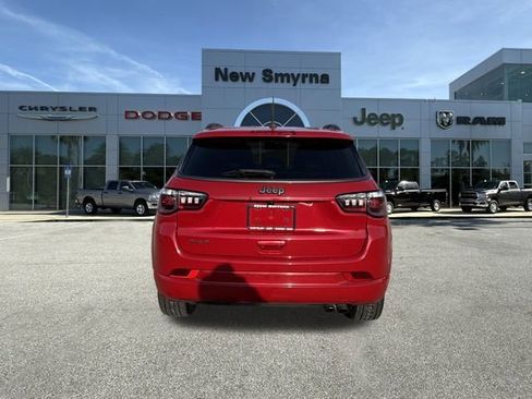 Used 2022 Jeep Compass Limited image 5