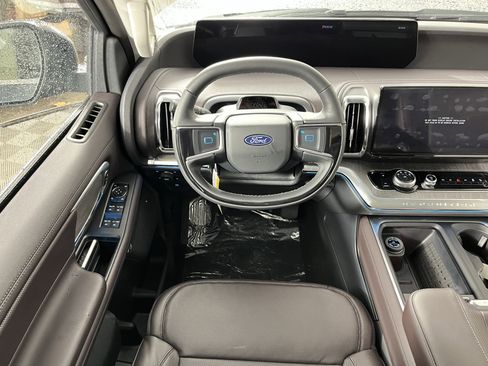New 2025 Ford Expedition Max Platinum w/ Platinum Ultimate Package image 12