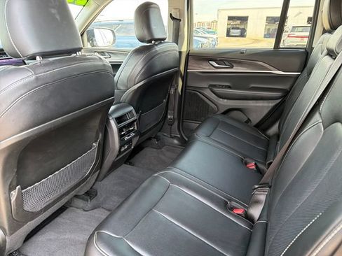 Used 2023 Jeep Grand Cherokee Limited w/ Luxury Tech Group II AWD/4WD image 21