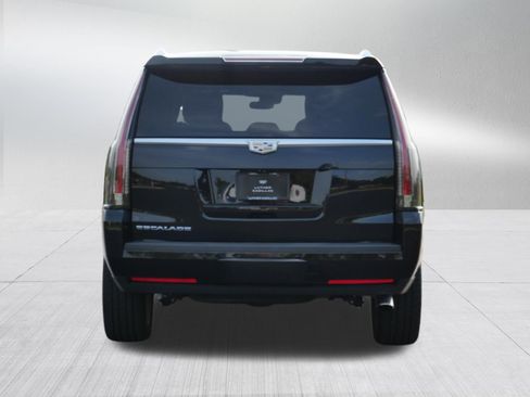 Used 2018 Cadillac Escalade Platinum AWD/4WD image 6