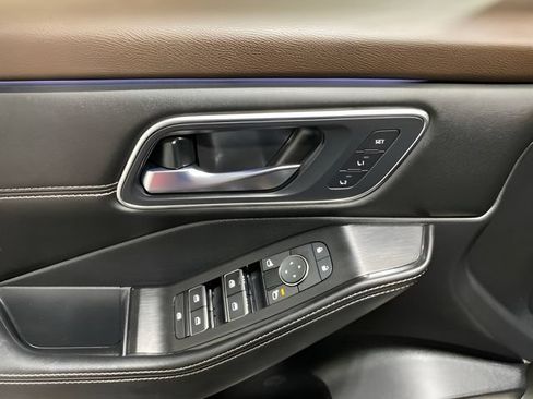 Certified 2023 Nissan Rogue Platinum w/ Platinum Premium Package AWD/4WD image 10