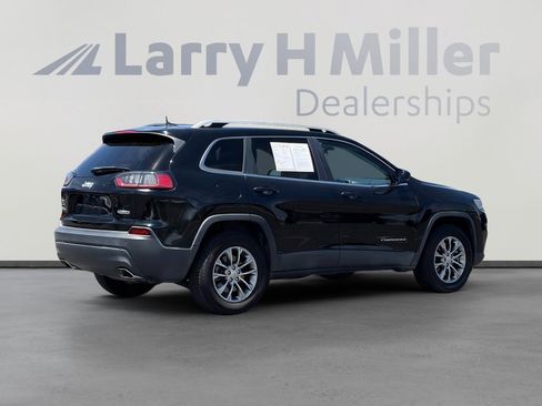 Used 2019 Jeep Cherokee Latitude Plus AWD/4WD image 6