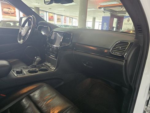 Used 2020 Jeep Grand Cherokee High Altitude AWD/4WD image 13
