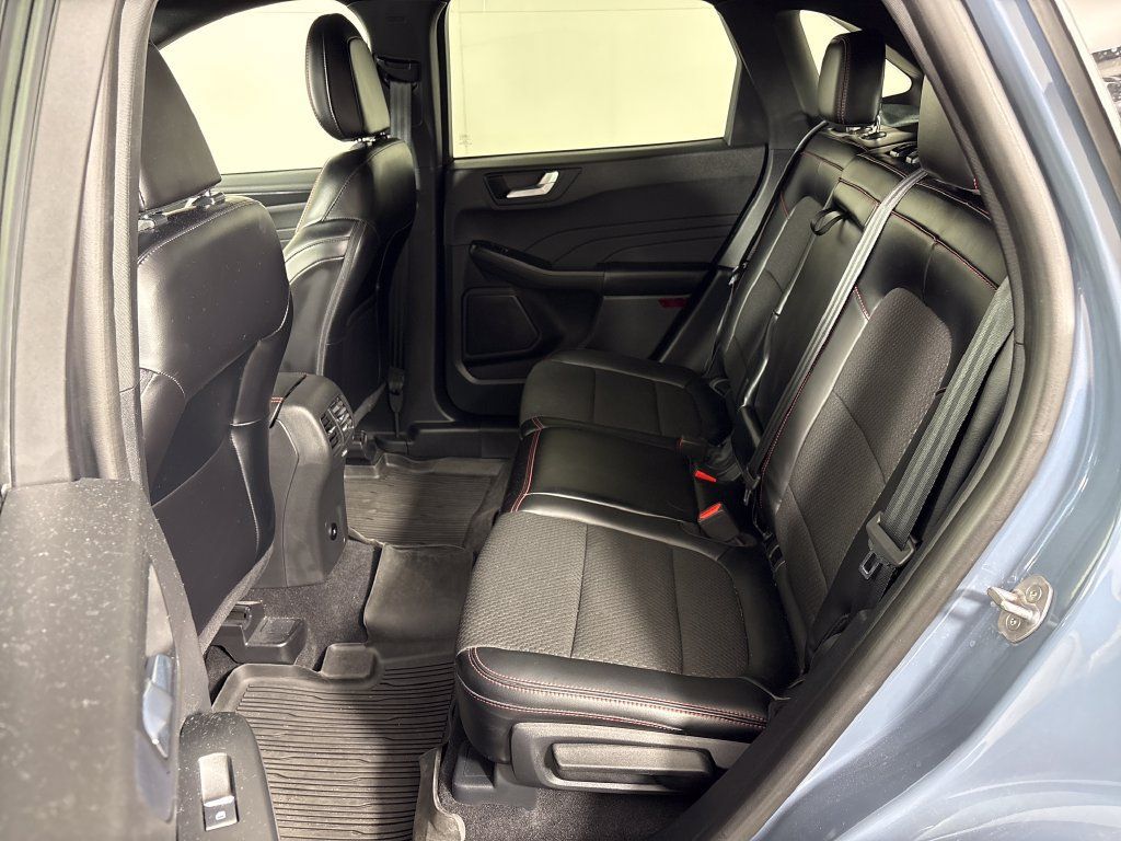 Certified 2024 Ford Escape ST-Line w/ Tech Pack #1 FWD image 32