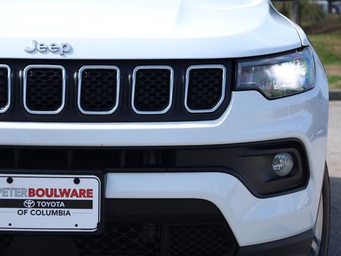 Used 2024 Jeep Compass Latitude image 14