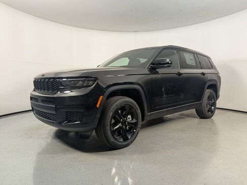 New 2025 Jeep Grand Cherokee L Altitude RWD image 3