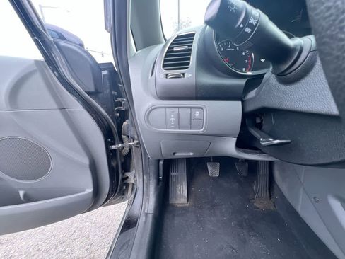 Used 2018 Kia Forte LX image 19