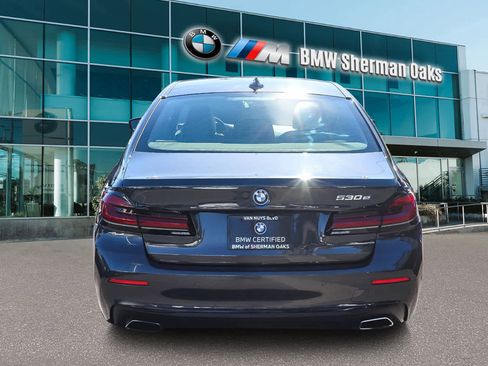 Certified 2023 BMW 530e w/ Convenience Package image 5