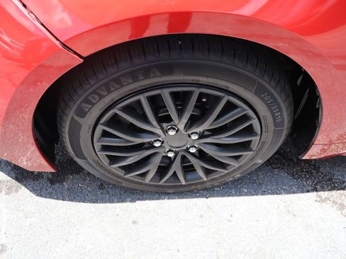 Used 2021 Toyota Corolla LE FWD image 33