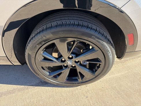 Used 2022 Buick Envision Essence w/ Technology Package I FWD image 10