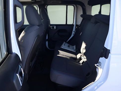 New 2026 Jeep Gladiator Rubicon image 21