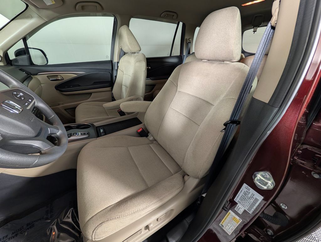 Used 2021 Honda Pilot EX image 4