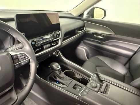 Used 2024 Toyota Grand Highlander XLE image 26