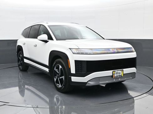 New 2026 Hyundai Ioniq 9 S image 3