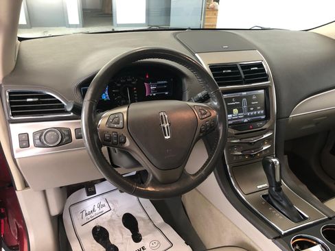 Used 2013 Lincoln MKX AWD image 12