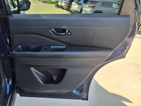 Used 2025 Nissan Pathfinder SV AWD/4WD image 23