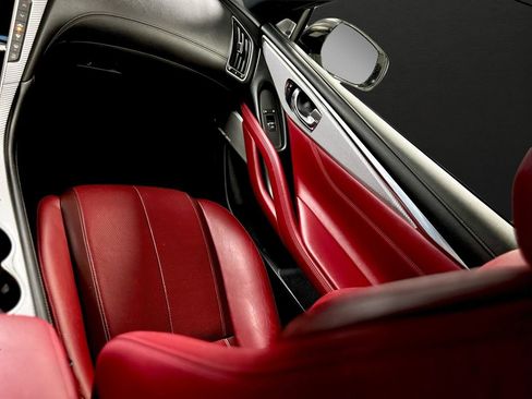 Used 2018 INFINITI Q60 Red Sport 400 w/ Sensory Package 3.0T Sport image 19