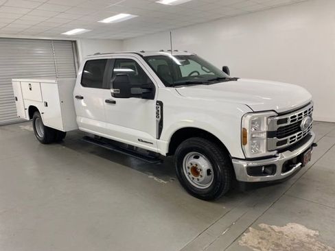 New 2025 Ford F350 XL w/ XL Chrome Package image 3