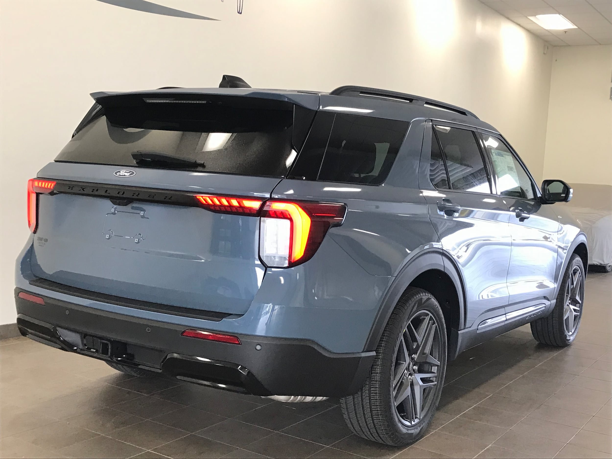 New 2027 Ford Explorer ST-Line w/ Premium Package AWD/4WD image 7