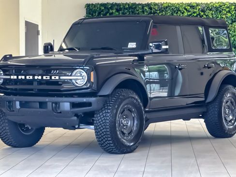 Used 2024 Ford Bronco Outer Banks AWD/4WD image 8