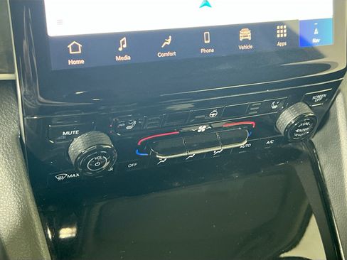 Used 2023 Jeep Grand Cherokee Limited w/ Black Appearance Package AWD/4WD image 20