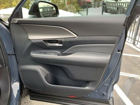 Used 2026 Toyota Grand Highlander XLE image 13
