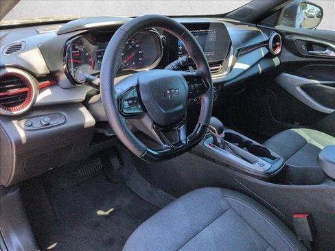 Used 2025 Chevrolet Trax RS w/ Sunroof Package FWD image 13