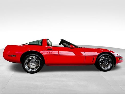Used 1996 Chevrolet Corvette Coupe RWD image 6