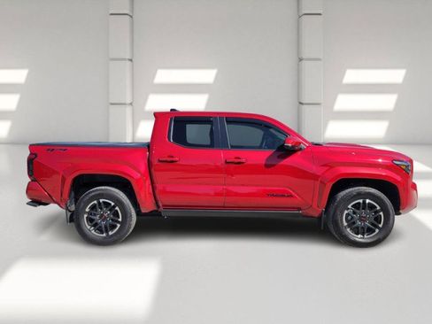 Used 2024 Toyota Tacoma TRD Sport w/ TRD Sport Premium Package image 4