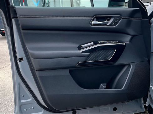 New 2026 Nissan Pathfinder Platinum w/ Cargo Package FWD image 13